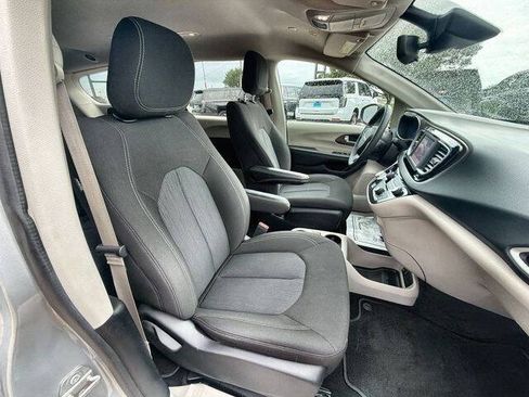Used 2023 Chrysler Voyager LX FWD image 26