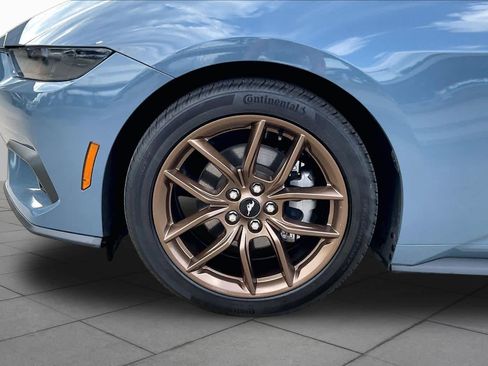 Used 2025 Ford Mustang Premium RWD image 10