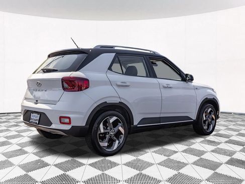 Certified 2025 Hyundai Venue Limited FWD image 10