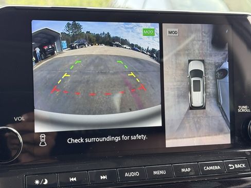 Used 2022 Nissan Pathfinder Platinum w/ Cargo Package image 7