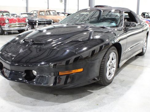 Used 1997 Pontiac Firebird Trans Am w/ Ram Air Performance Pkg RWD image 40