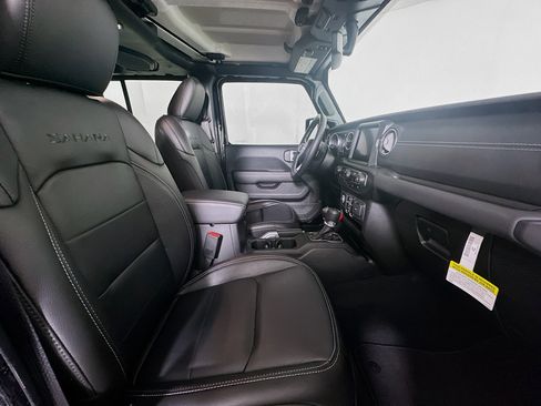 Used 2023 Jeep Wrangler Sahara w/ Cold Weather Group image 30