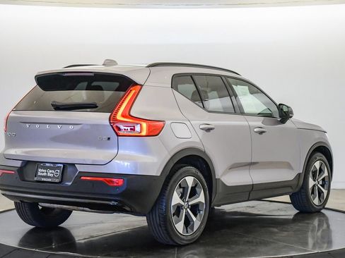 Certified 2026 Volvo XC40 B5 Plus AWD/4WD image 5