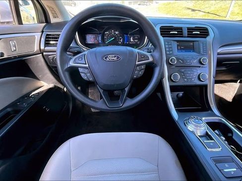 Used 2018 Ford Fusion S image 8