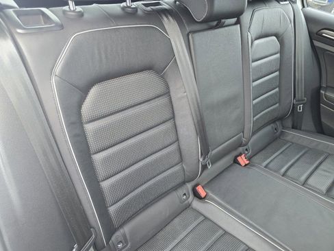 Used 2019 Volkswagen Golf R 4-Door AWD/4WD image 23
