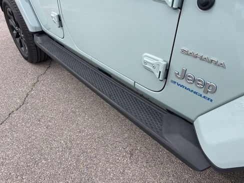 Used 2023 Jeep Wrangler Unlimited Sahara w/ Cold Weather Group image 16