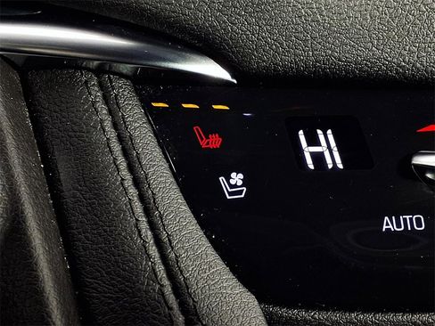 Used 2024 Cadillac XT5 Premium Luxury image 16