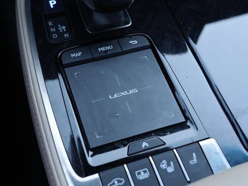 Used 2022 Lexus LS 500 image 29