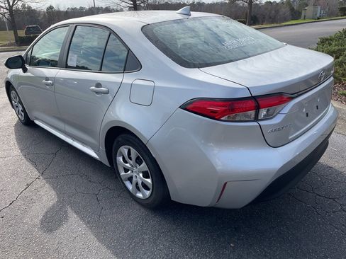 Used 2025 Toyota Corolla LE w/ Convenience Package image 7