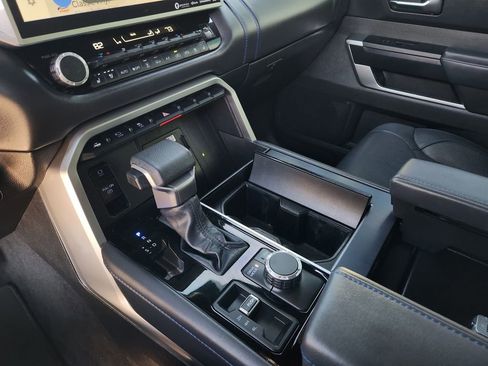 Used 2024 Toyota Sequoia Platinum image 28