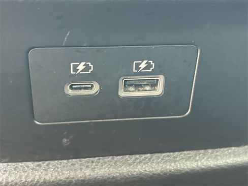 Used 2024 Nissan Pathfinder SV image 21