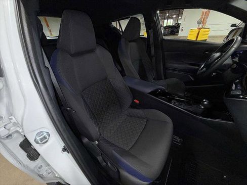 Certified 2022 Toyota C-HR XLE FWD image 16