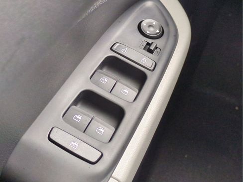New 2026 Hyundai Venue SEL FWD image 31