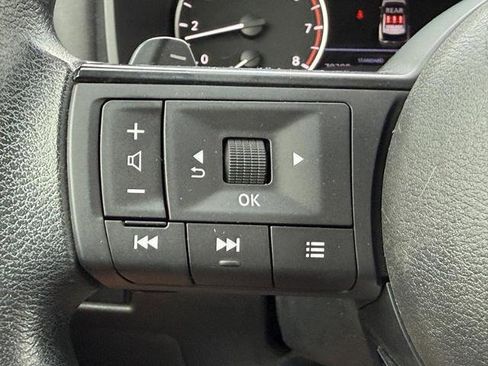 Used 2023 Nissan Rogue S FWD image 13