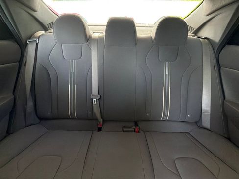 Used 2024 Hyundai Elantra SEL FWD image 23