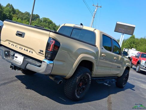 Used 2019 Toyota Tacoma SR5 RWD image 27