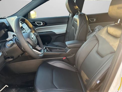 New 2026 Jeep Compass Limited image 10