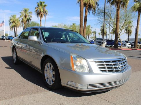 Used 2008 Cadillac DTS FWD image 9