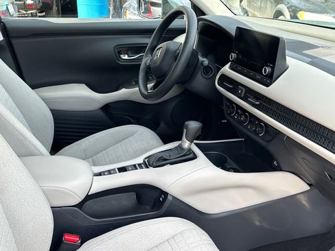 Used 2025 Honda HR-V LX image 9