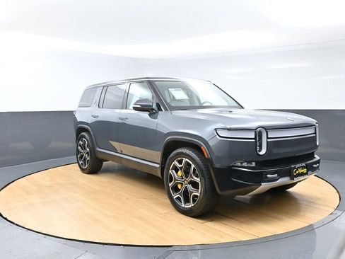 Used 2023 Rivian R1S Adventure AWD/4WD image 2