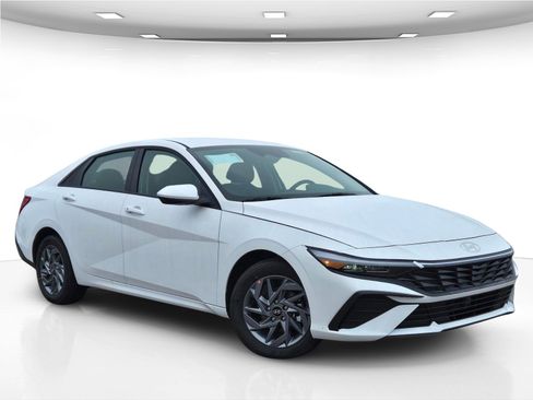 New 2026 Hyundai Elantra Blue image 10