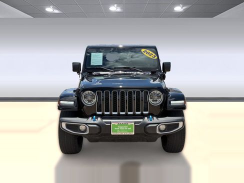 Used 2023 Jeep Wrangler Unlimited Sahara AWD/4WD image 6