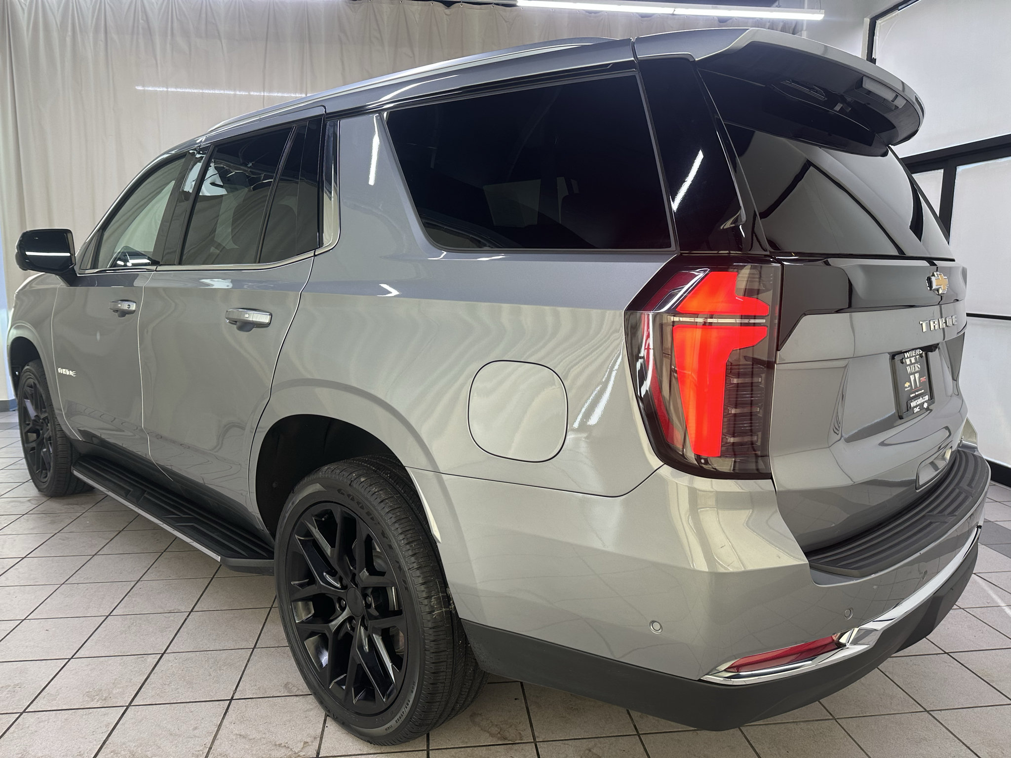 Used 2025 Chevrolet Tahoe LT AWD/4WD image 11
