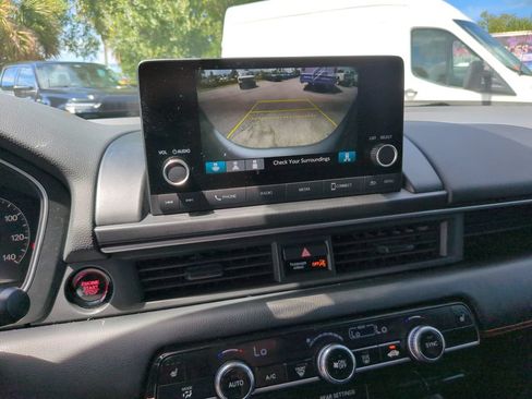 Used 2025 Honda Pilot Sport image 27