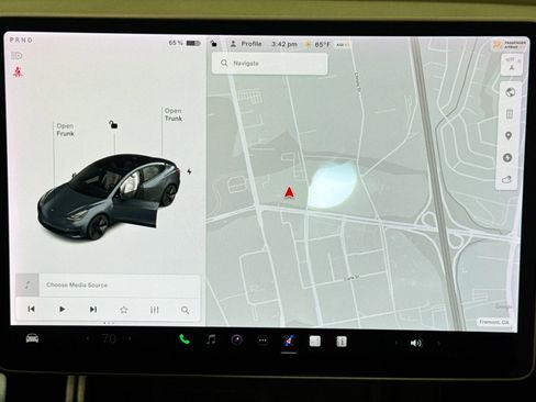 Used 2021 Tesla Model 3 Performance image 12