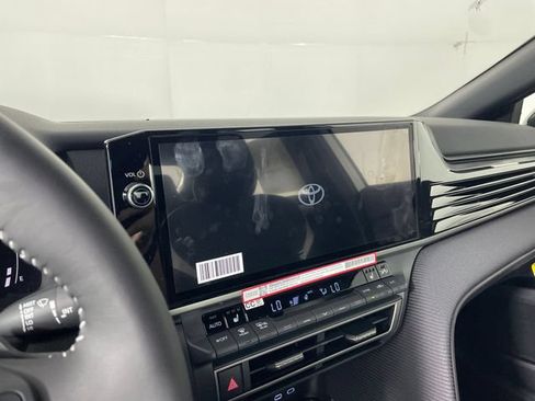 New 2026 Toyota Camry Hybrid AWD/4WD image 5