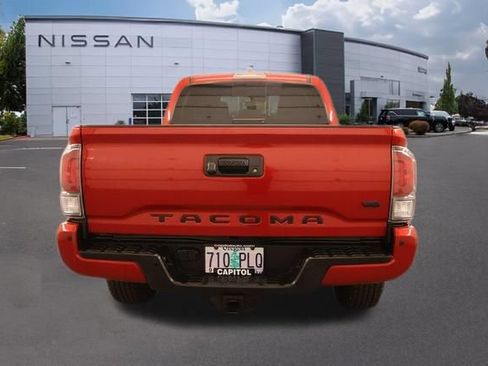 Used 2023 Toyota Tacoma TRD Off-Road w/ Technology Package AWD/4WD image 5