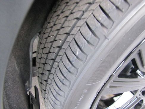 Used 2024 Nissan Kicks SR image 32