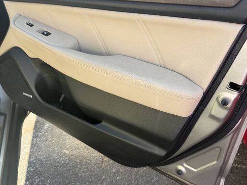 Used 2018 Subaru Outback 3.6R Limited AWD/4WD image 4