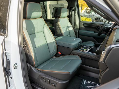 New 2026 GMC Yukon XL AT4 image 9