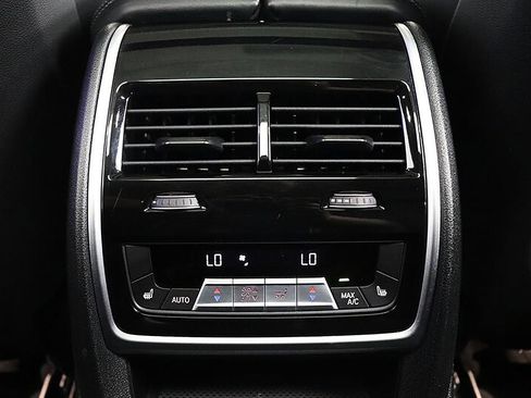 Used 2019 BMW X7 xDrive50i w/ Premium Package AWD/4WD image 28