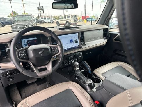 Used 2024 Ford Bronco Wildtrak AWD/4WD image 11