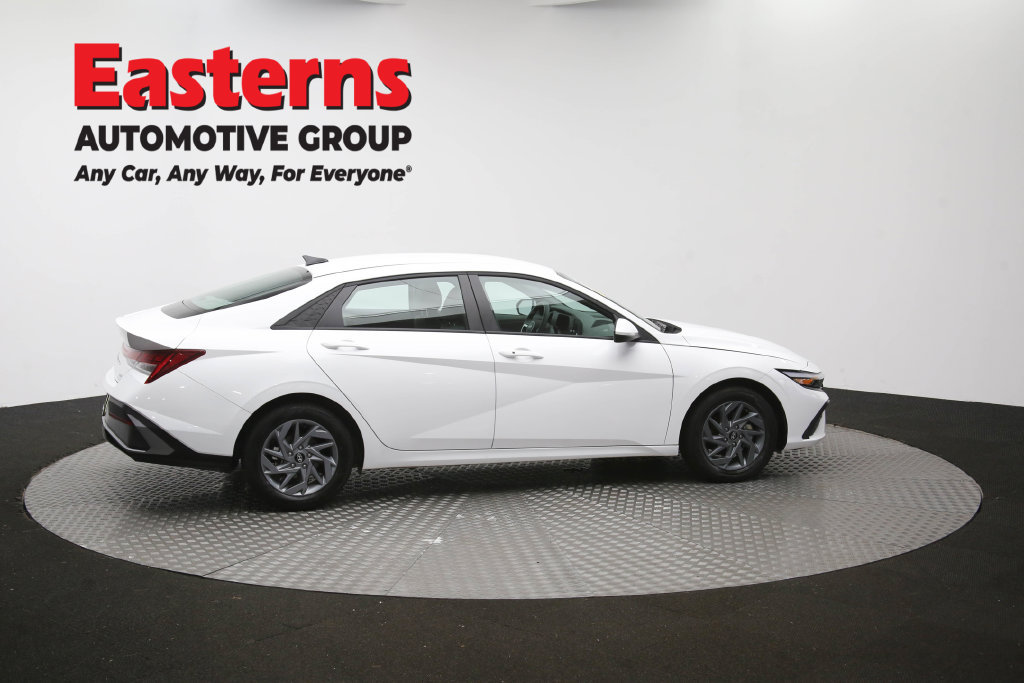 Used 2026 Hyundai Elantra Hybrid FWD image 45
