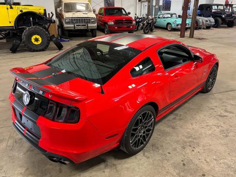 Used 2013 Ford Mustang Shelby GT500 RWD image 21