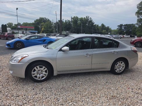 Used 2012 Nissan Altima 2.5 S FWD image 2