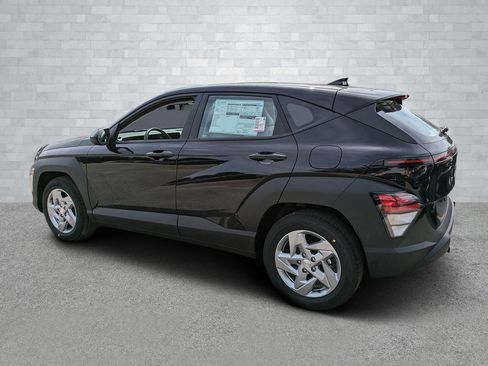 New 2026 Hyundai Kona SE image 7