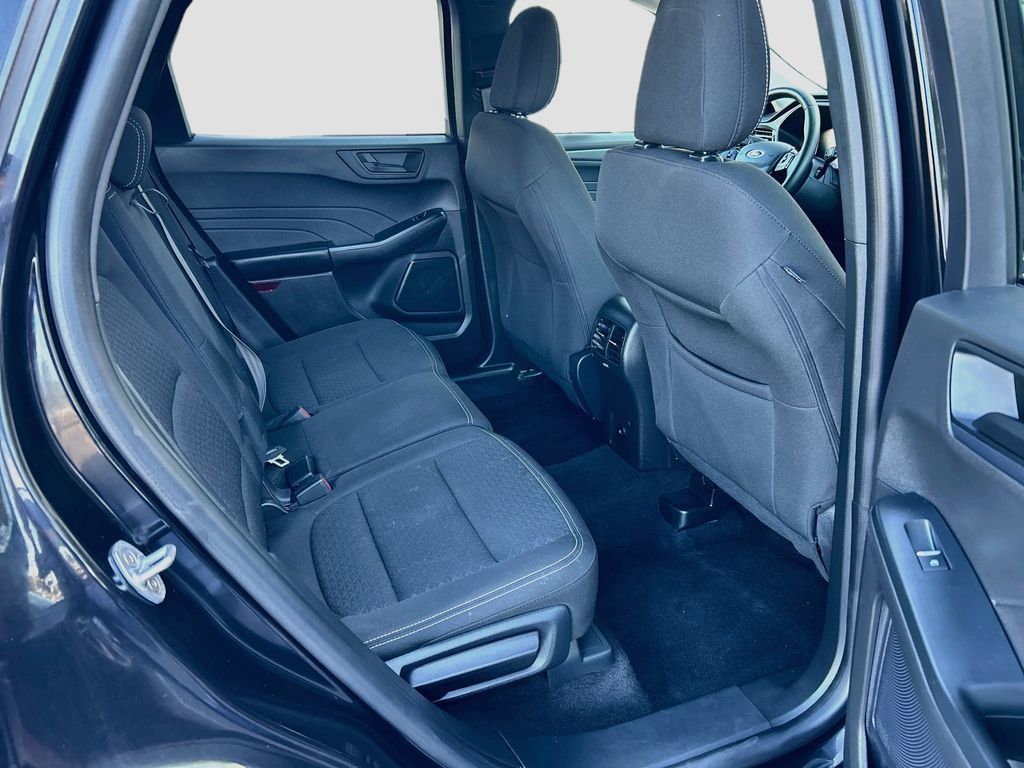 Used 2024 Ford Escape Active AWD/4WD image 25