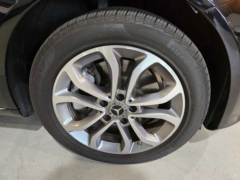 Used 2018 Mercedes-Benz C 300 4MATIC Sedan image 9