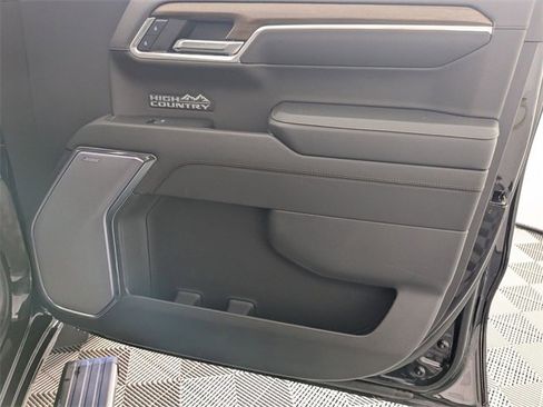 Certified 2024 Chevrolet Silverado 1500 High Country w/ High Country Premium Package image 35