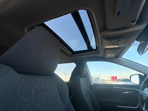 Certified 2019 Toyota RAV4 XLE w/ Convenience Package image 16