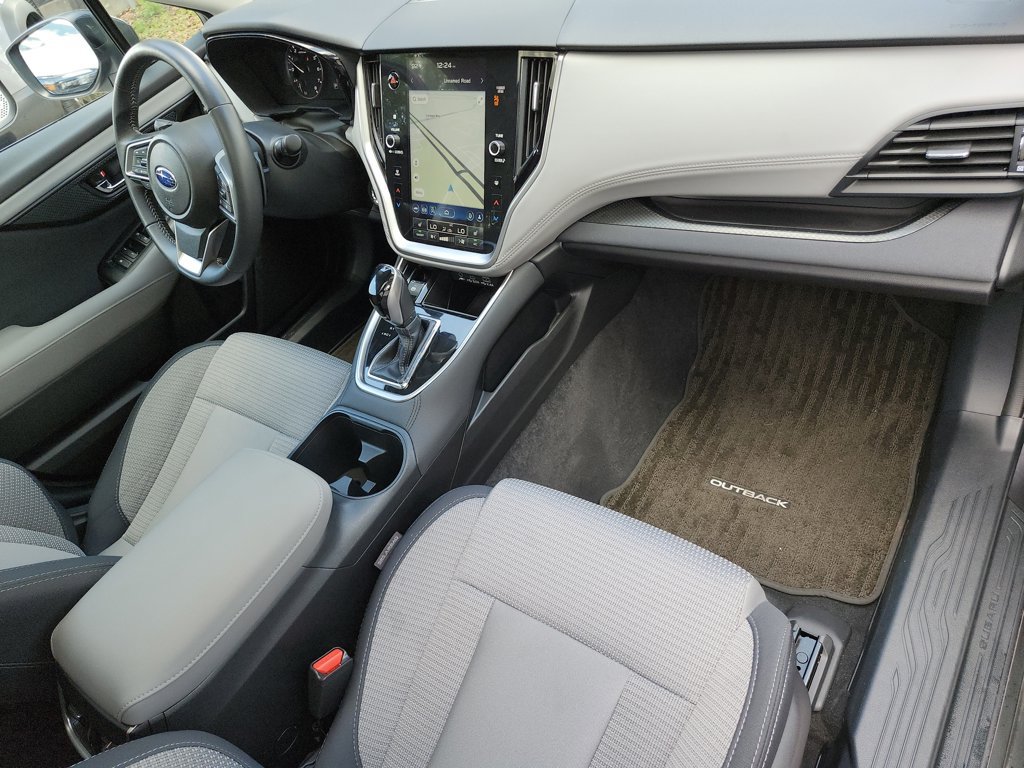 Used 2025 Subaru Outback Premium AWD/4WD image 10
