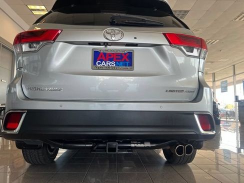 Used 2017 Toyota Highlander Limited AWD/4WD image 13