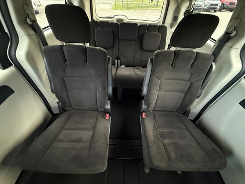 Used 2016 Dodge Grand Caravan SE w/ Quick Order Package 29E SE FWD image 17