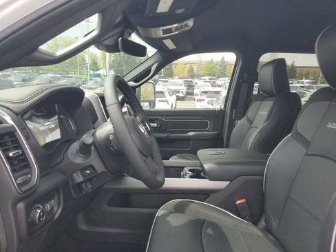 New 2026 RAM 2500 Laramie AWD/4WD image 16