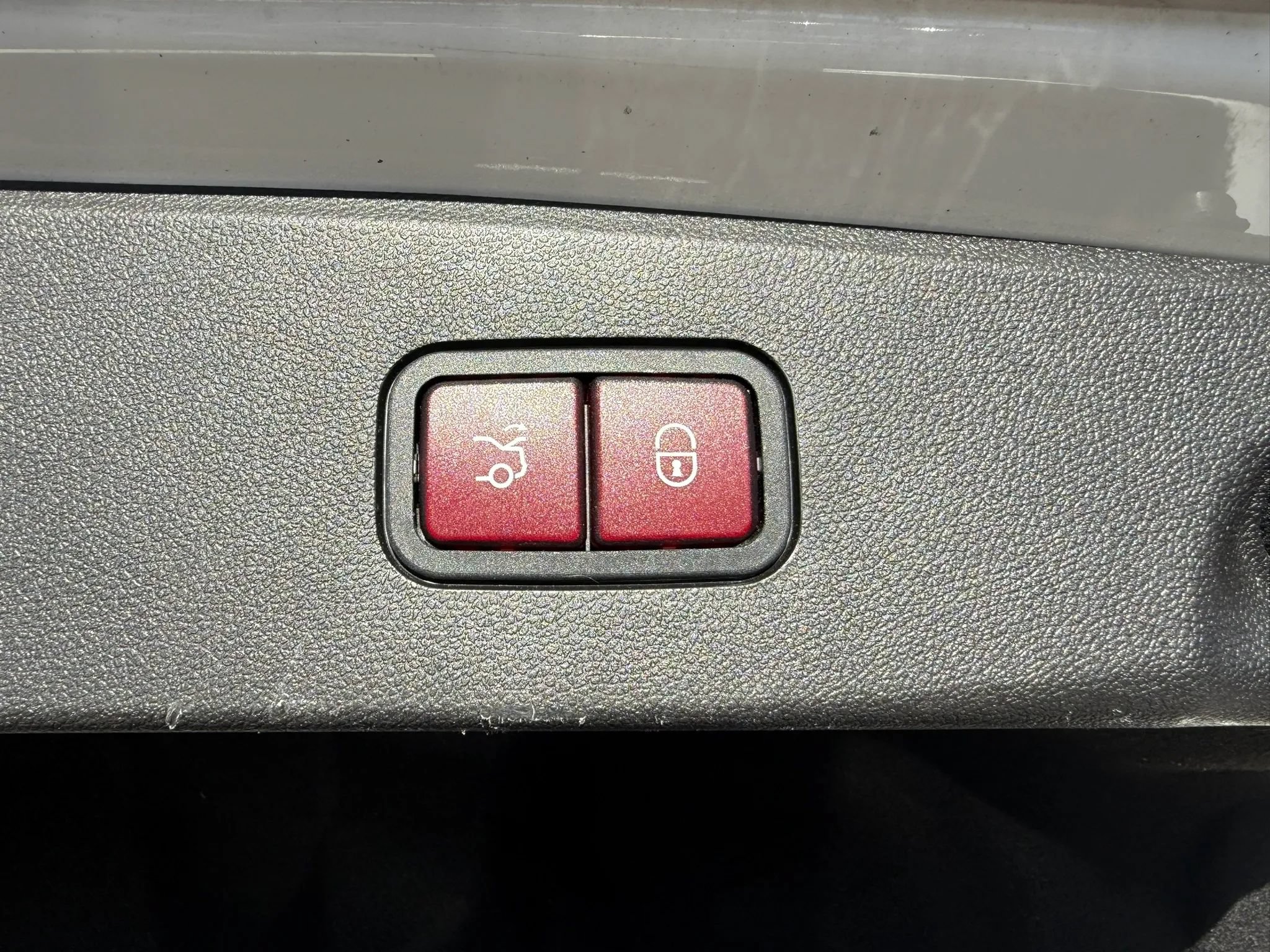 Used 2014 Mercedes-Benz E 250 BlueTEC Sedan w/ Premium 1 Package image 27
