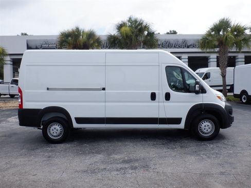 Used 2025 RAM ProMaster 2500 w/ Safety Group FWD image 1